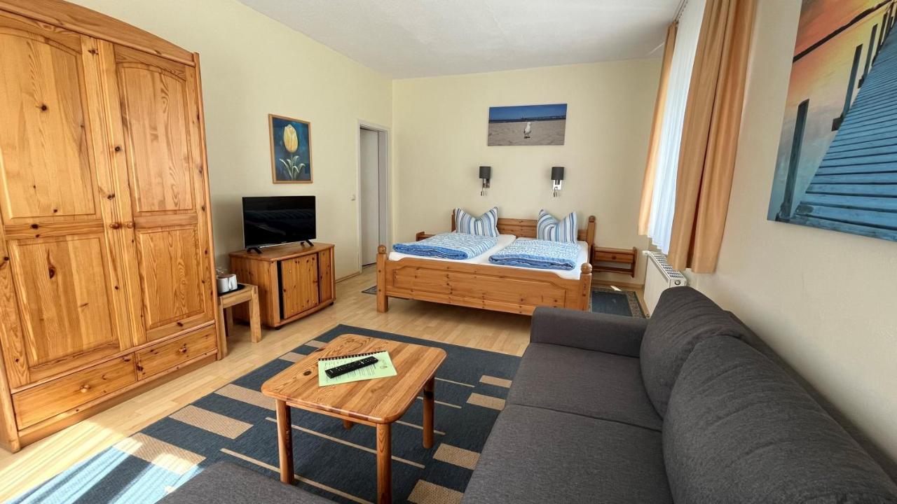 Kastanienhof Hotel Garni Зиновиц Стая снимка
