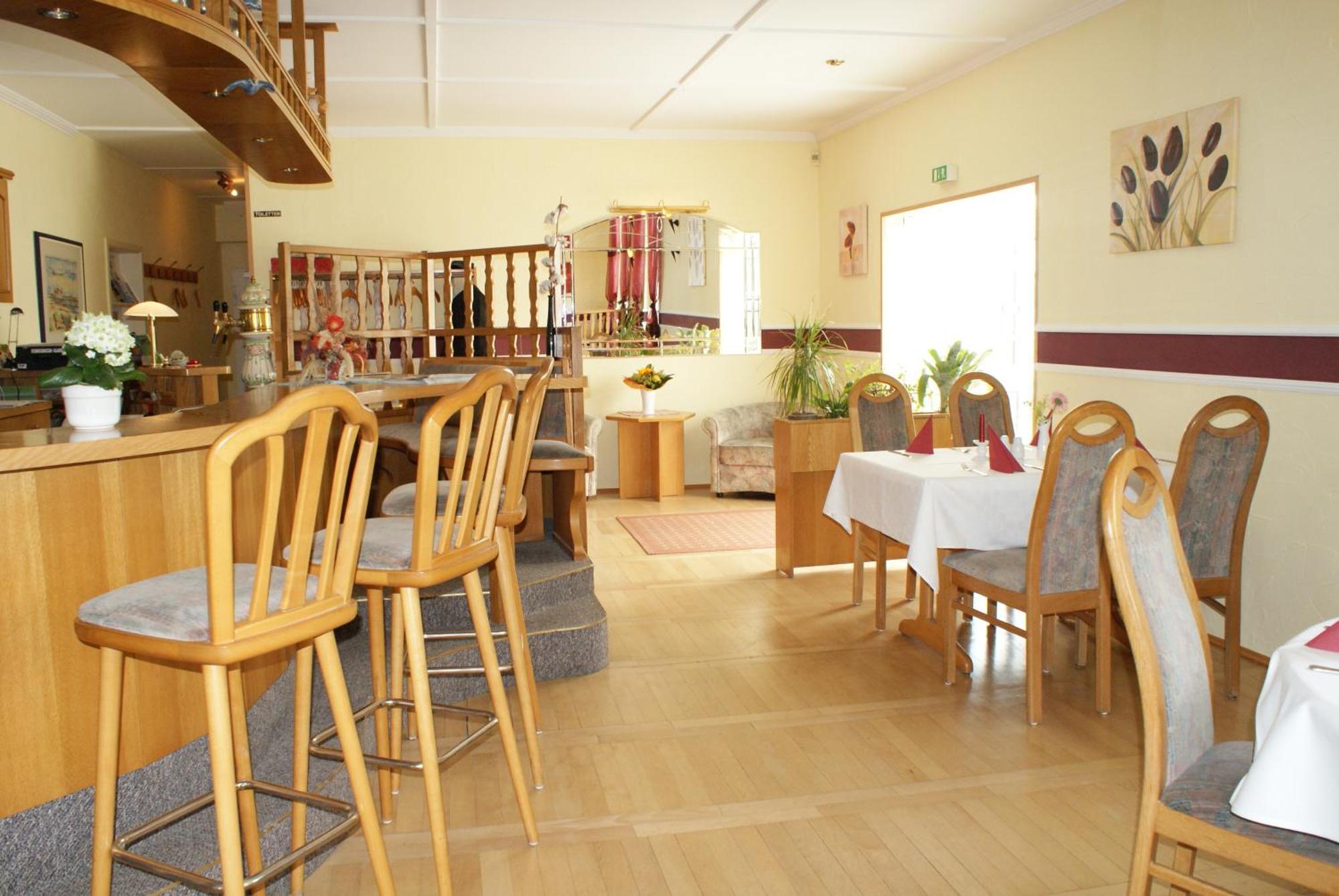 Kastanienhof Hotel Garni Зиновиц Екстериор снимка