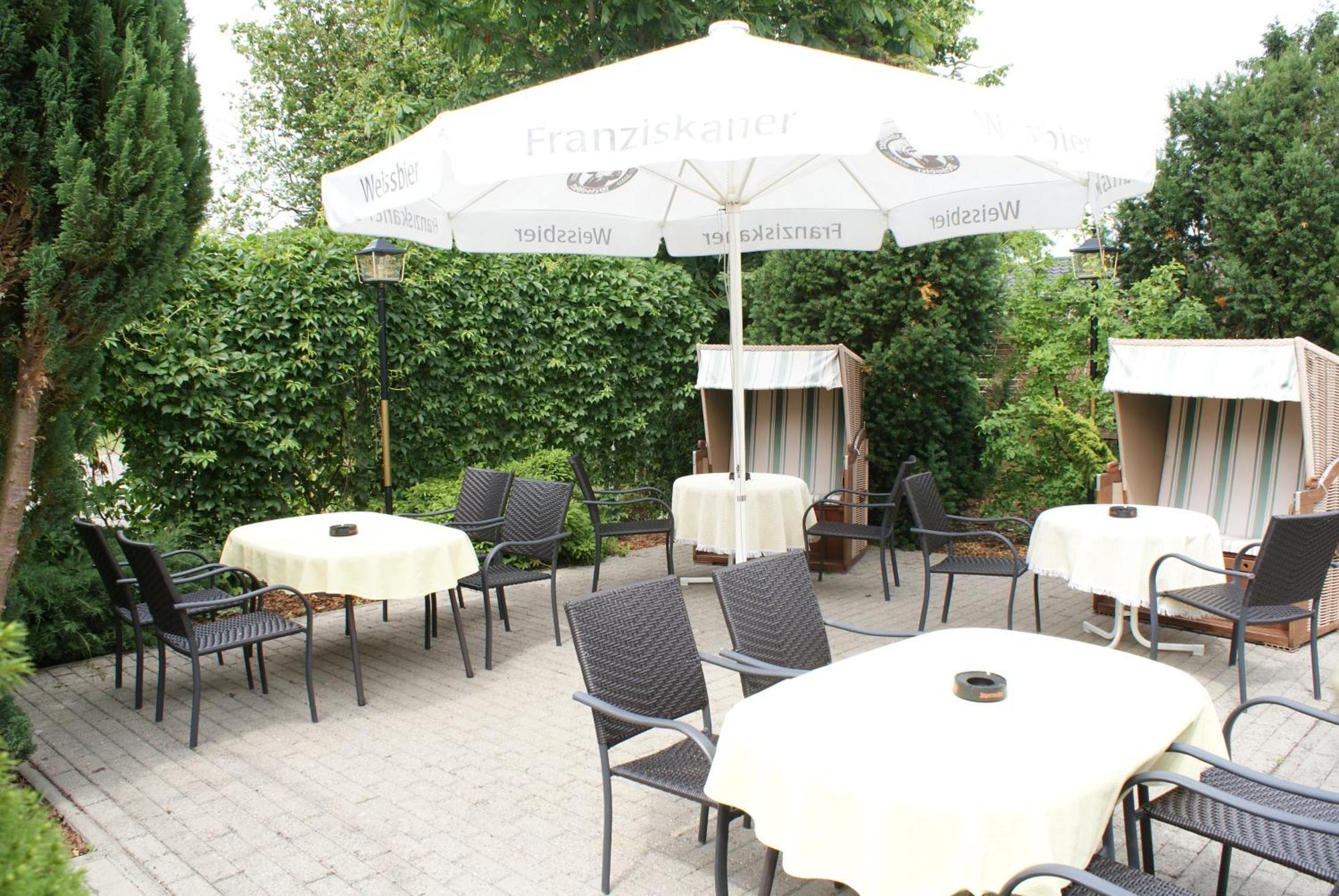 Kastanienhof Hotel Garni Зиновиц Екстериор снимка