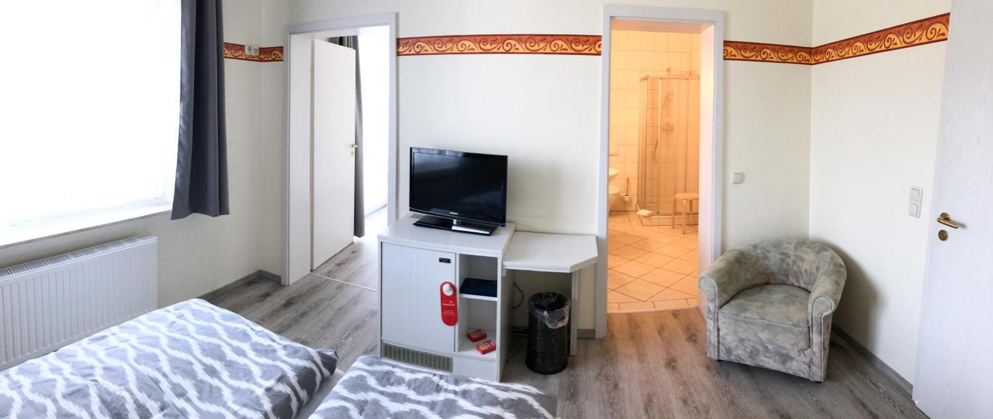 Kastanienhof Hotel Garni Зиновиц Стая снимка