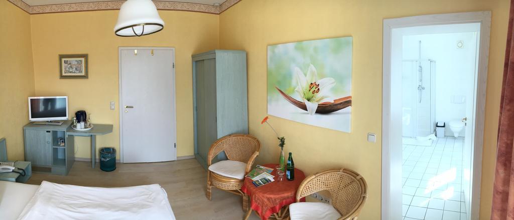 Kastanienhof Hotel Garni Зиновиц Екстериор снимка