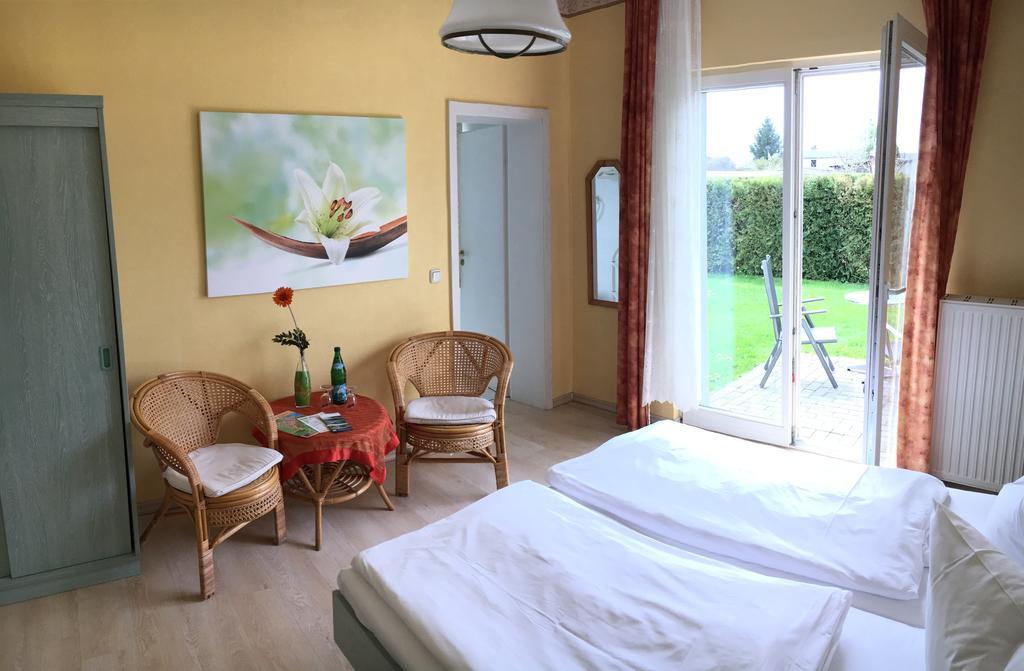 Kastanienhof Hotel Garni Зиновиц Екстериор снимка