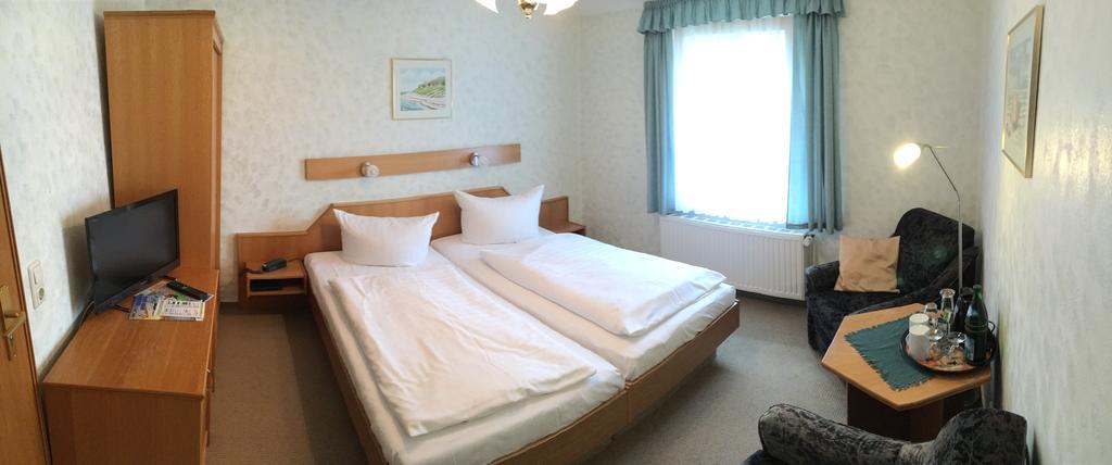 Kastanienhof Hotel Garni Зиновиц Стая снимка