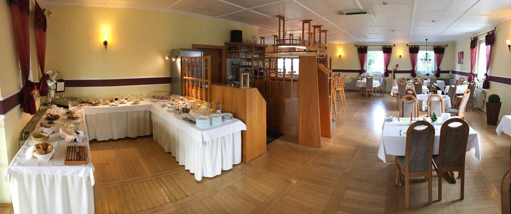 Kastanienhof Hotel Garni Зиновиц Екстериор снимка